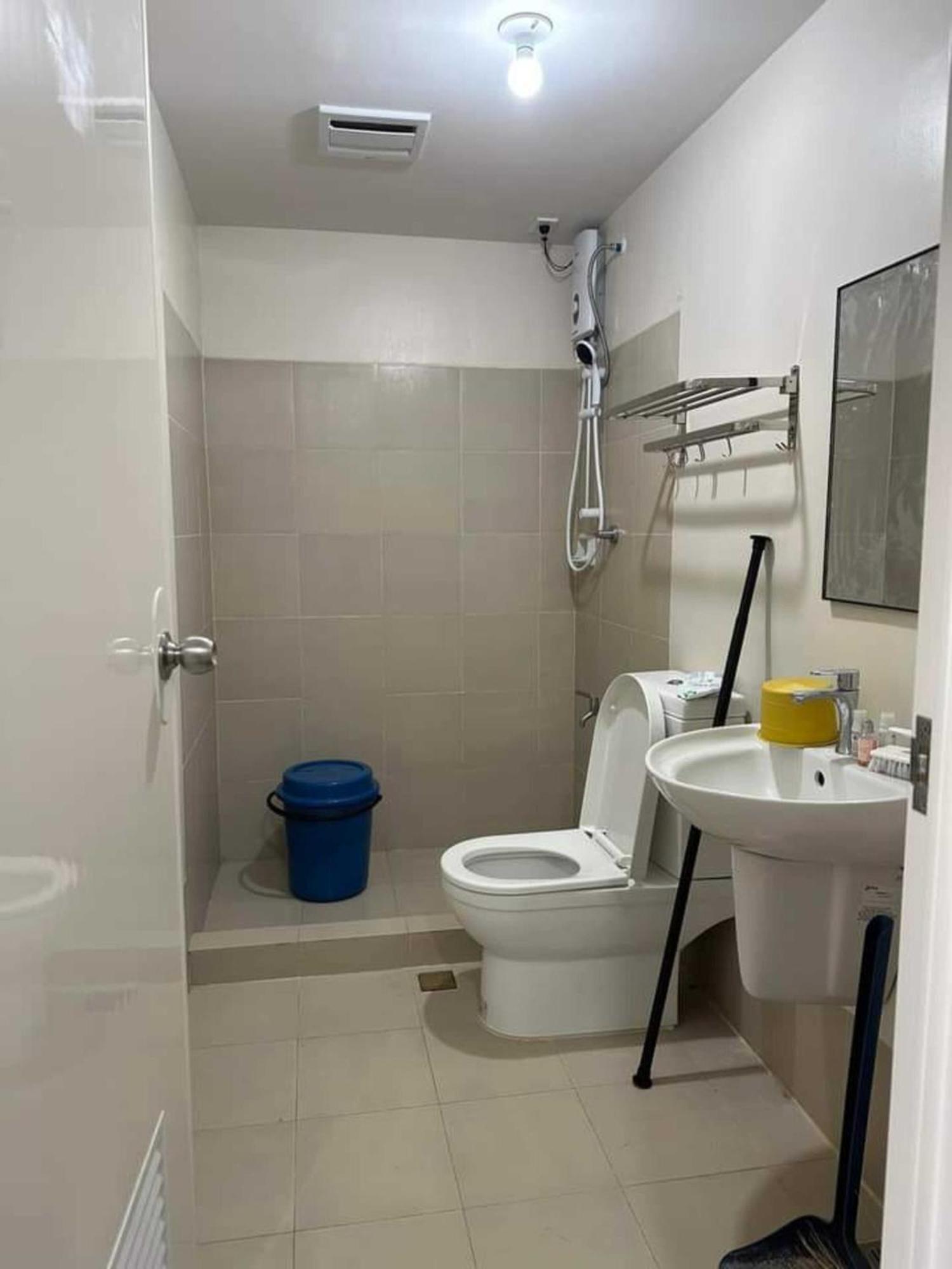 Puting Kahoy Fullerton Suites المظهر الخارجي الصورة