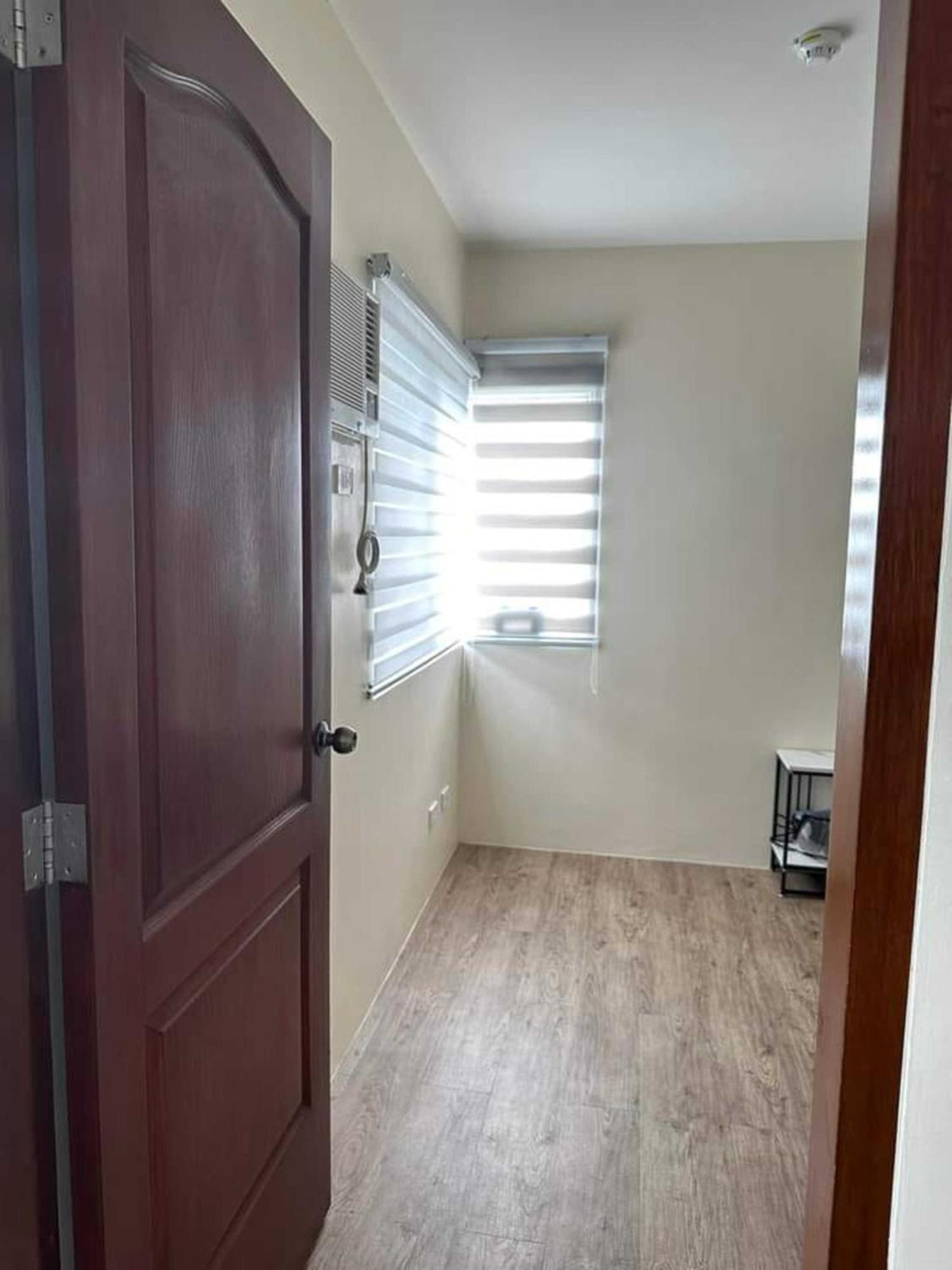 Puting Kahoy Fullerton Suites المظهر الخارجي الصورة