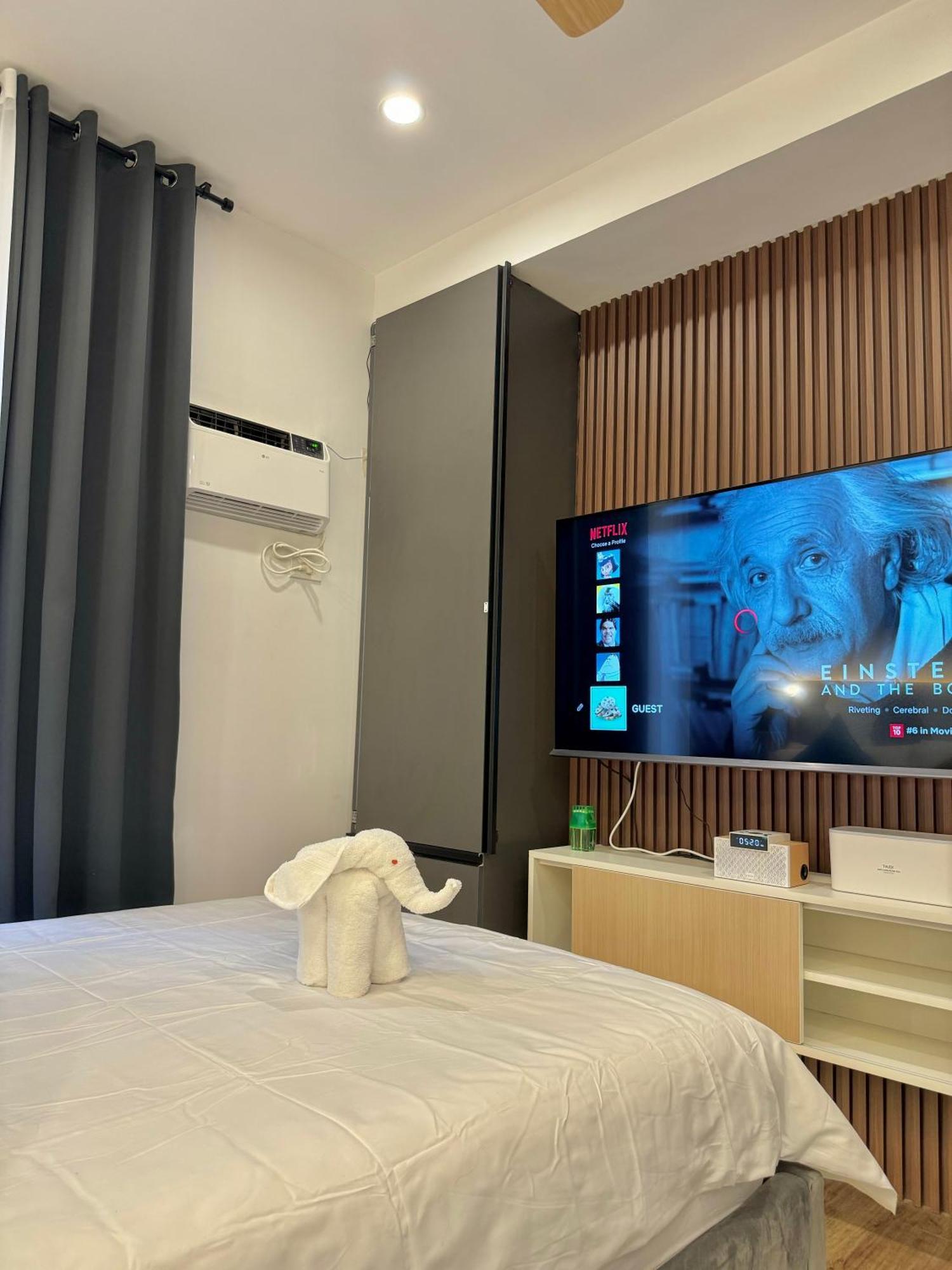 Puting Kahoy Fullerton Suites المظهر الخارجي الصورة