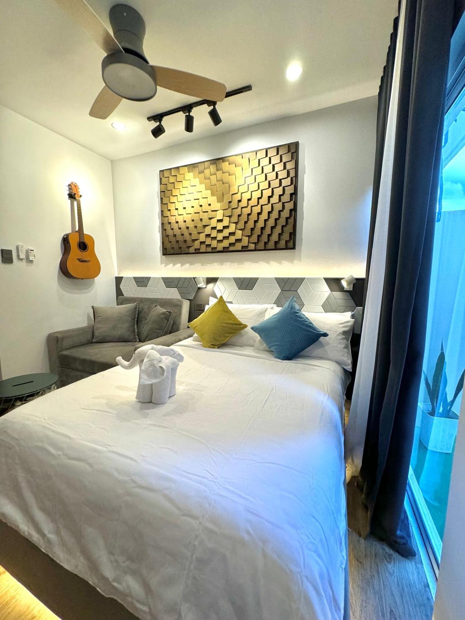 Puting Kahoy Fullerton Suites المظهر الخارجي الصورة