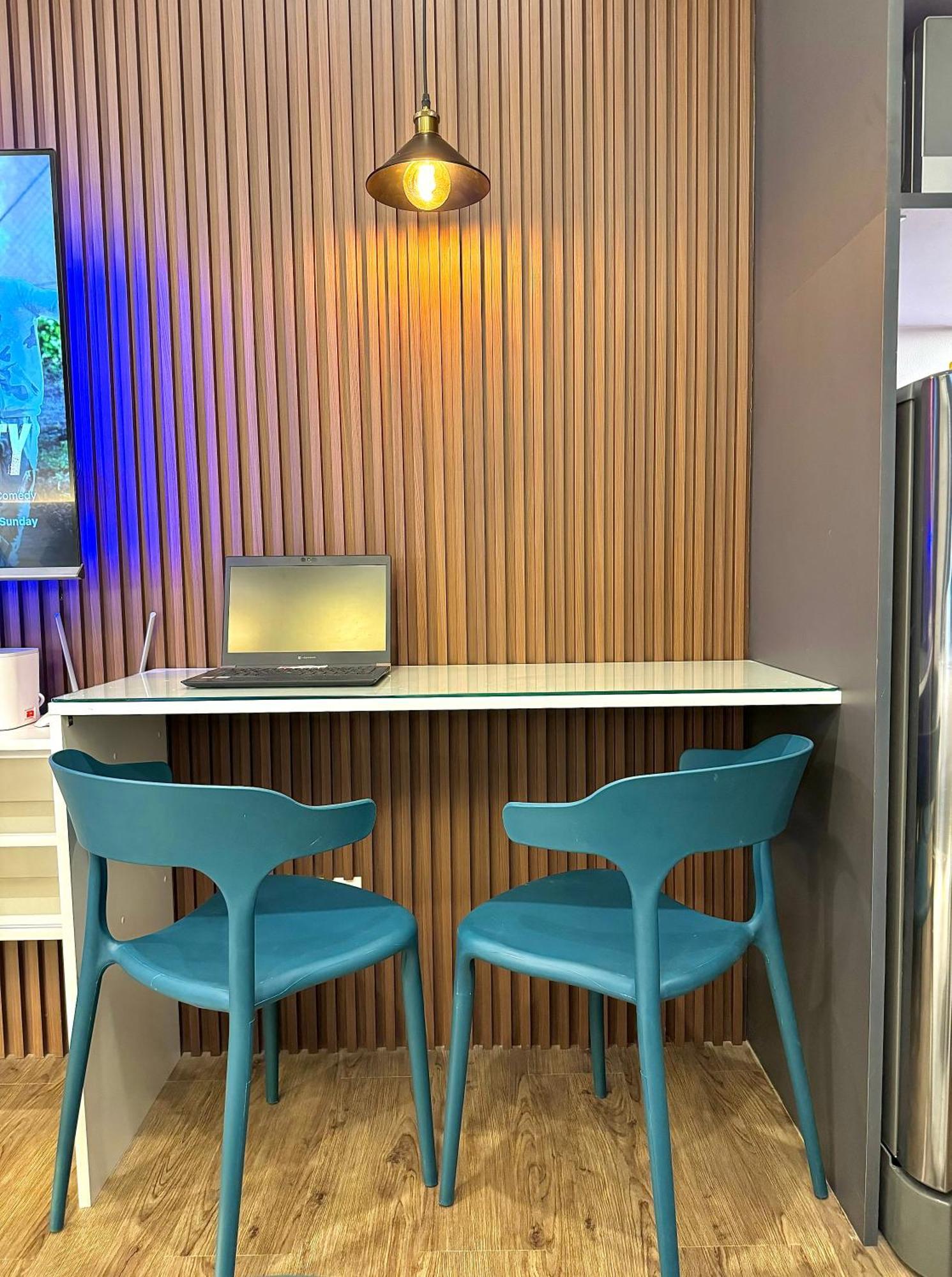 Puting Kahoy Fullerton Suites المظهر الخارجي الصورة